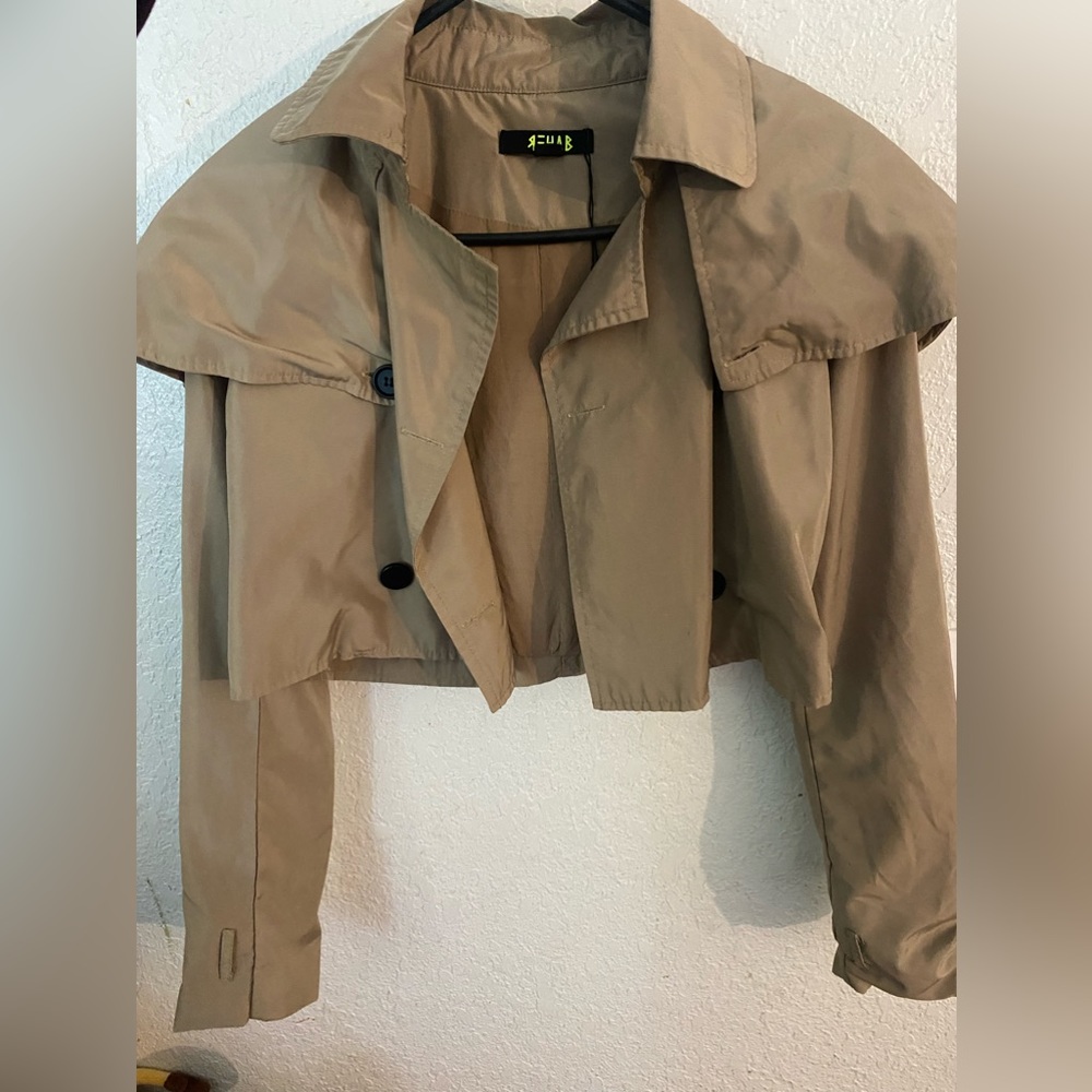 Vintage crop Trench coat 🧥😍